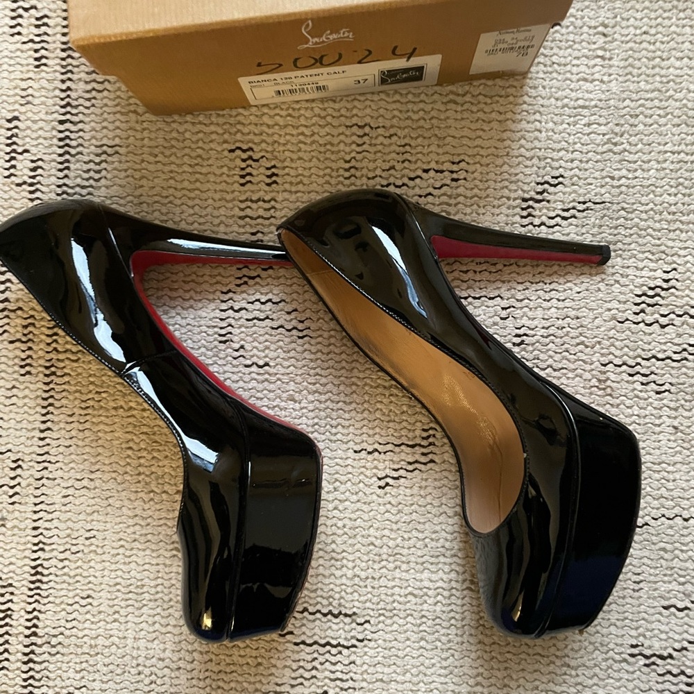 Christian Louboutin Bianca size 7